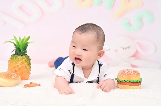 鄢陵宝宝在妈妈肚子里